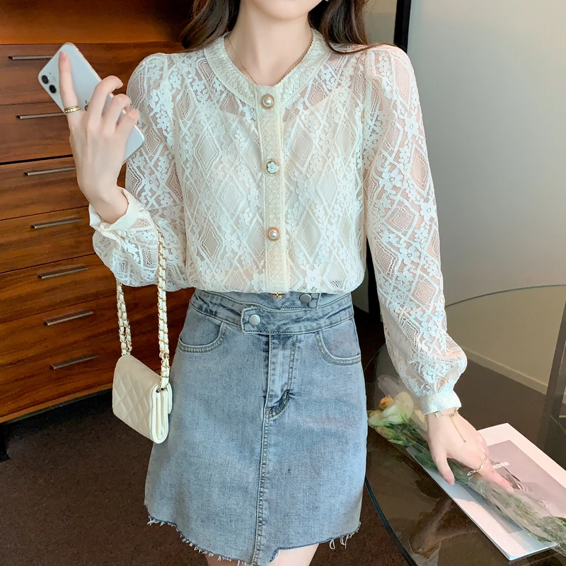 法式春季新款长袖蕾丝衫女士洋气时尚百搭小衫设计感温柔上衣女装