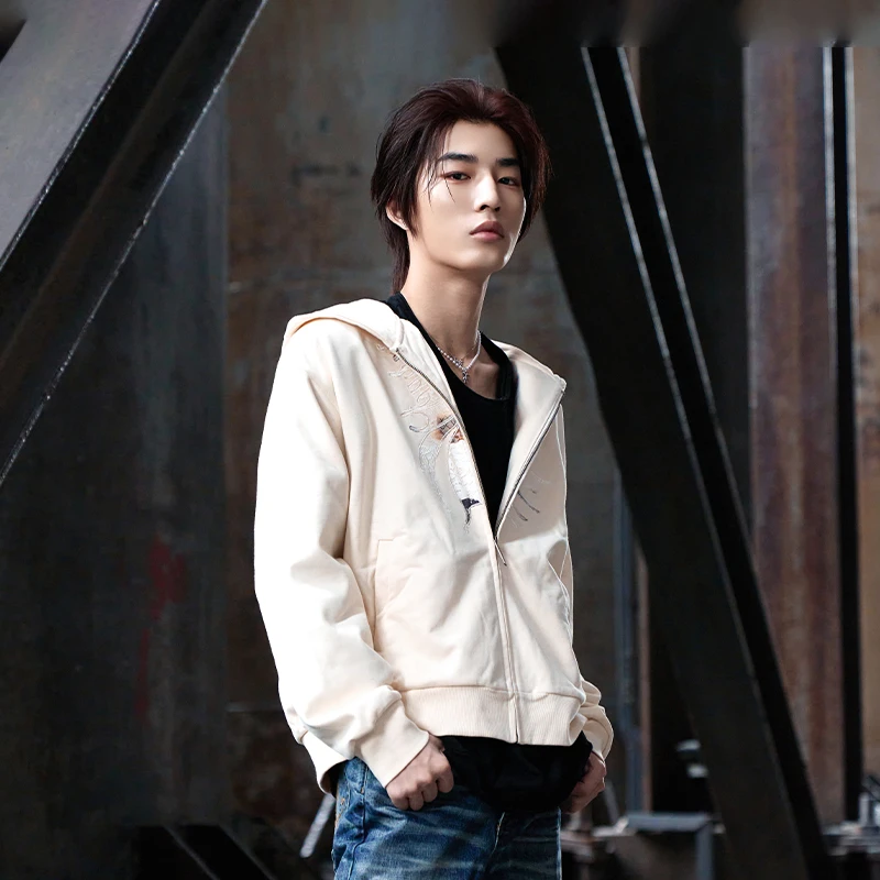 CW秋冬薄绒火烧蕾丝贴布绣帽衫复古