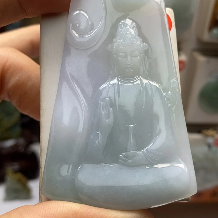 翡翠未镶嵌颈饰每天好