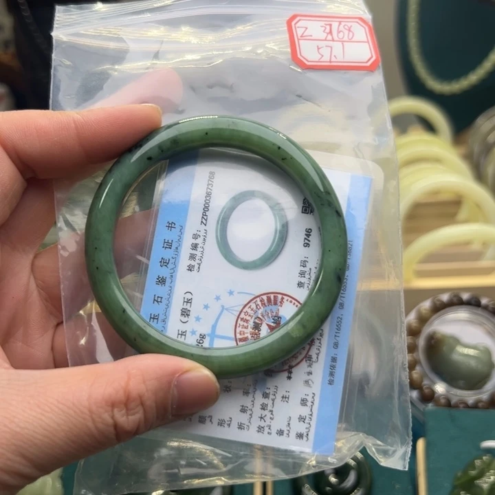 和田玉手镯未镶嵌57.1圈围3768