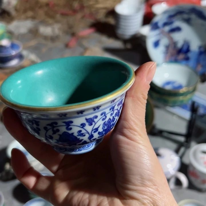 碗四*草手绘松石绿压手杯一个