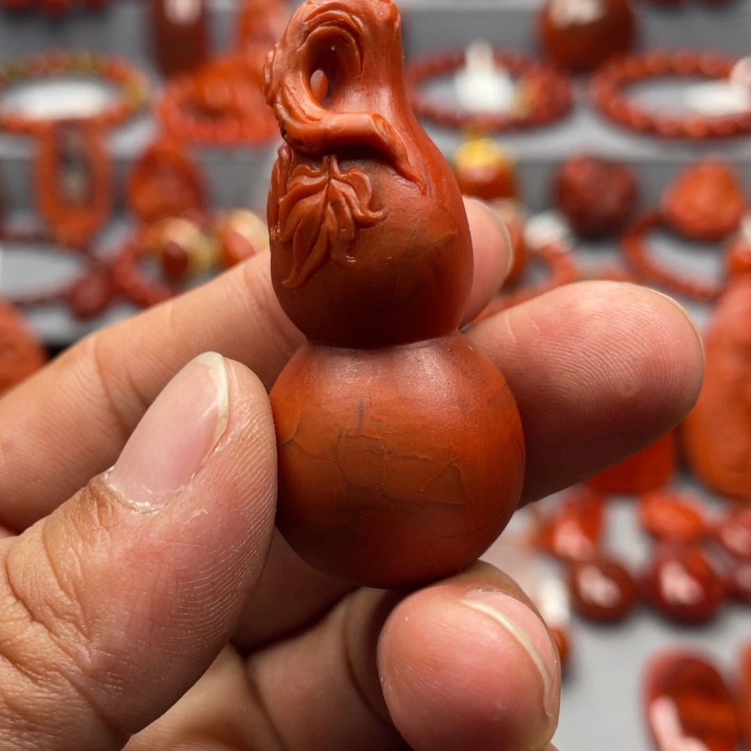 南红玛瑙未镶嵌珠宝奇石吊坠