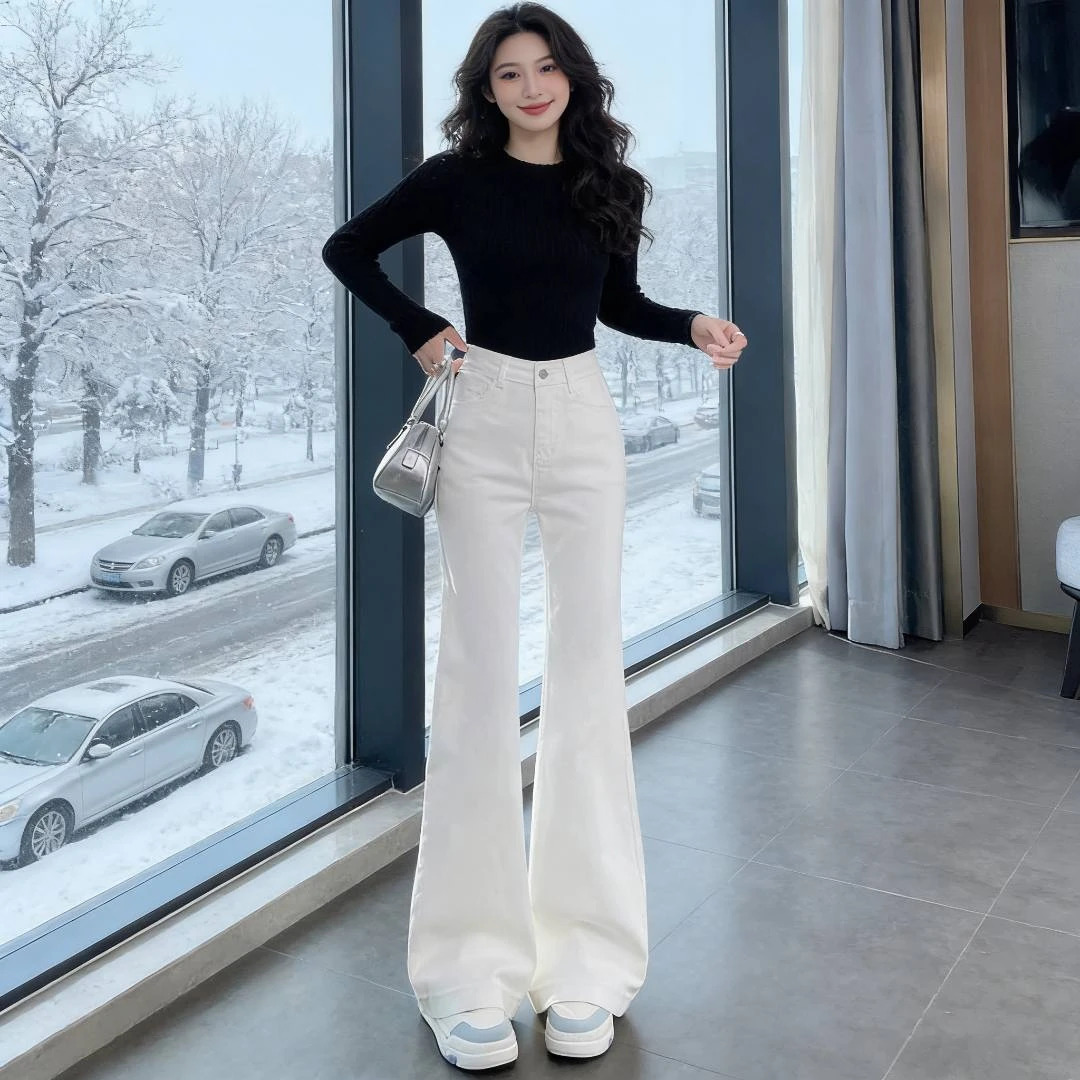 白色微喇牛仔裤女秋冬加绒2025加厚高腰显瘦休闲百搭拖地喇叭裤子