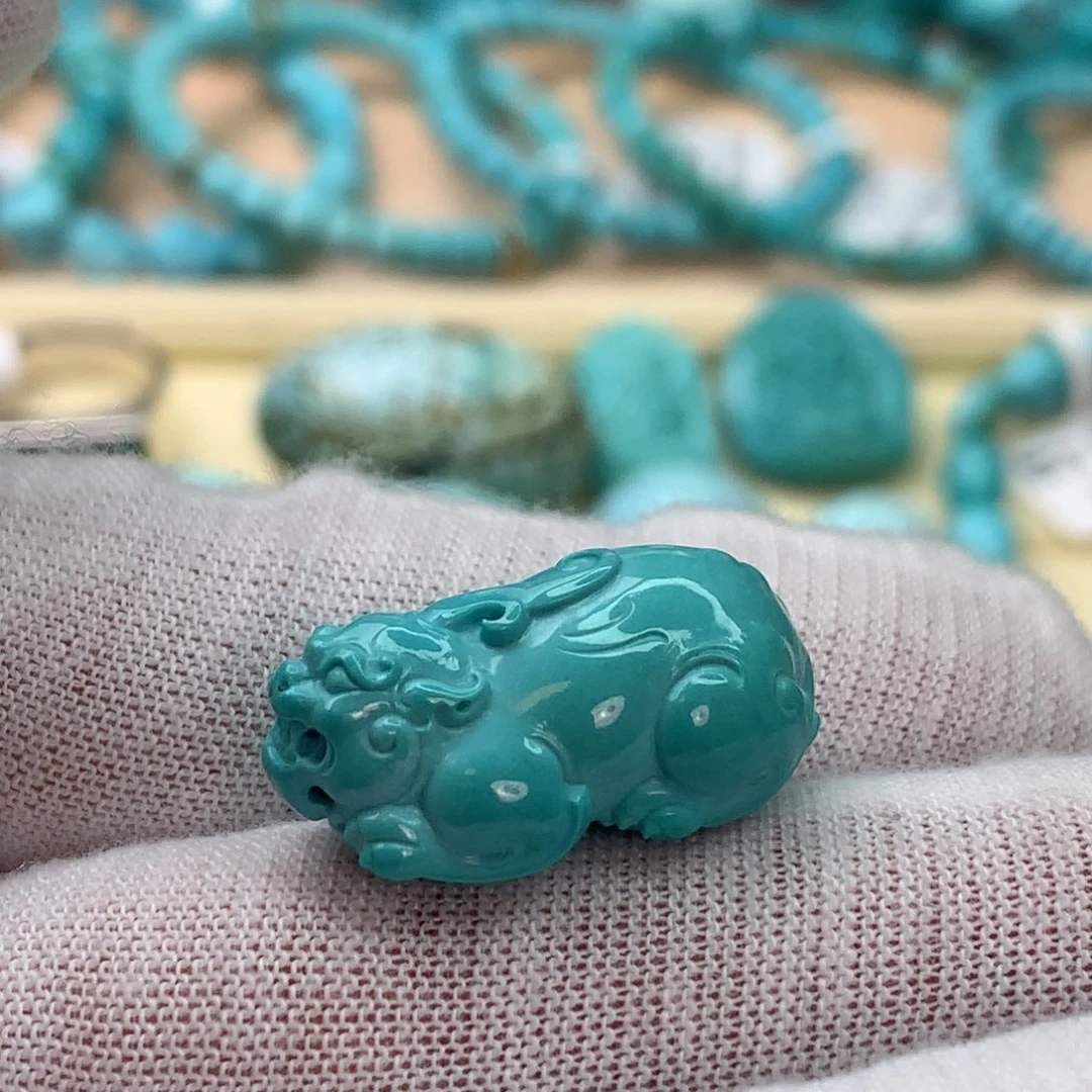 绿松石未镶嵌珠宝奇石