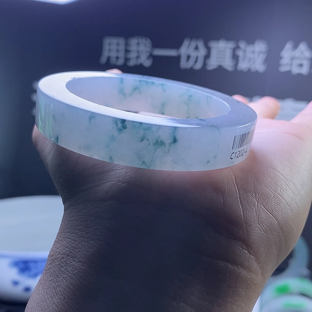 贝***一未镶嵌毛胚定制翡翠发一个
