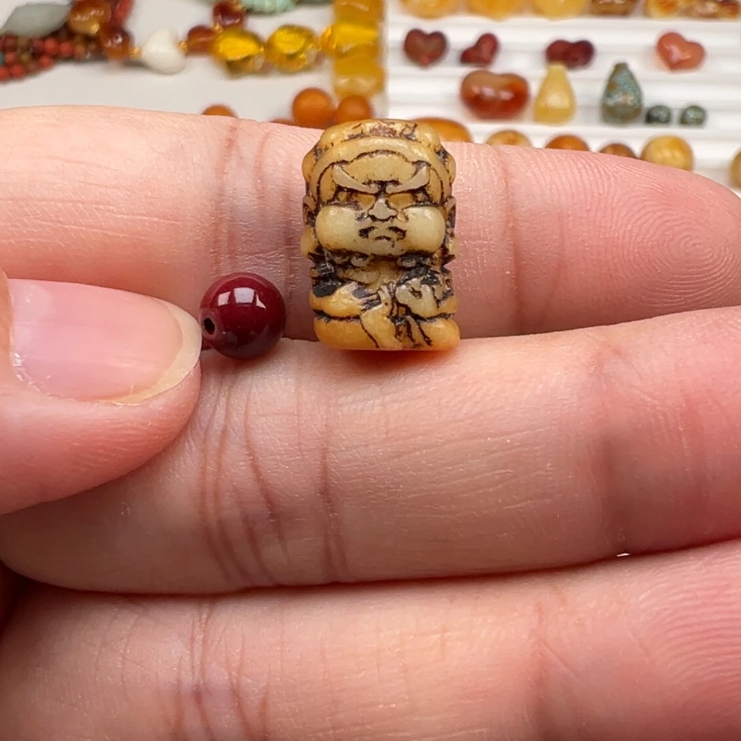 颈饰未镶嵌南红玛瑙