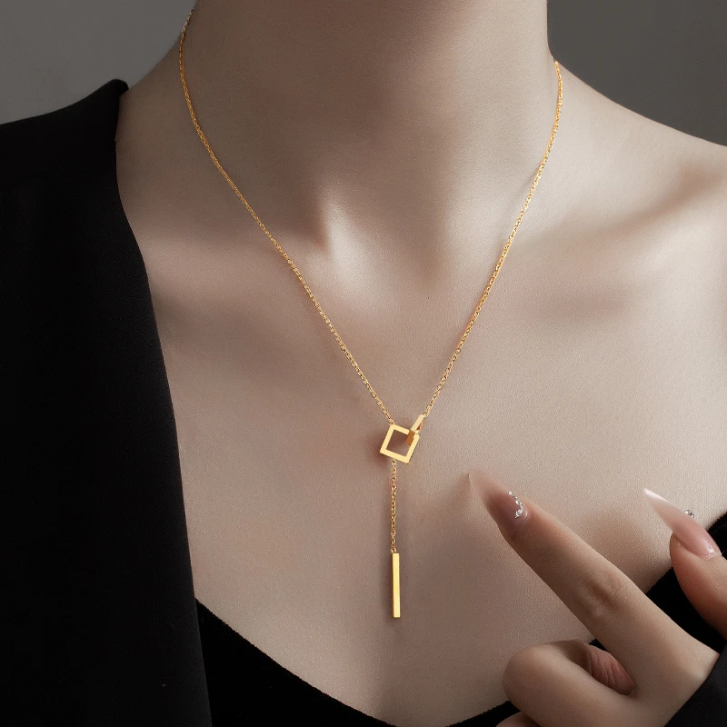 钛钢项链 环环相扣锁骨链女款2025新款轻奢小众高级感氛围感配饰