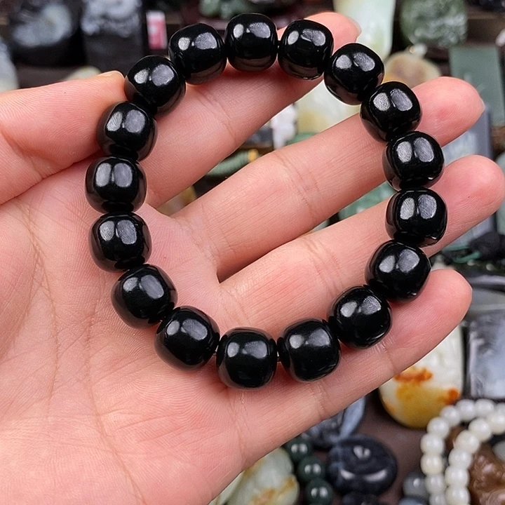 开***利和田玉未镶嵌颈饰