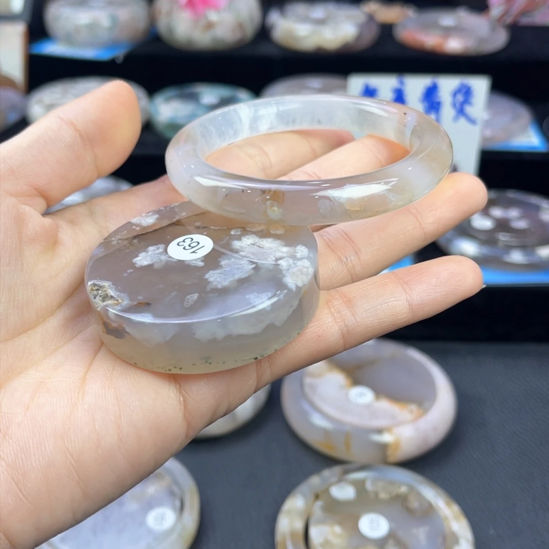 石英质玉手镯未镶嵌52/163