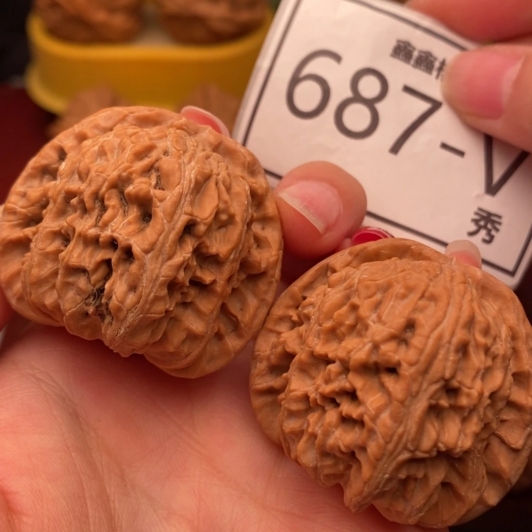 桃核把件白狮子41……