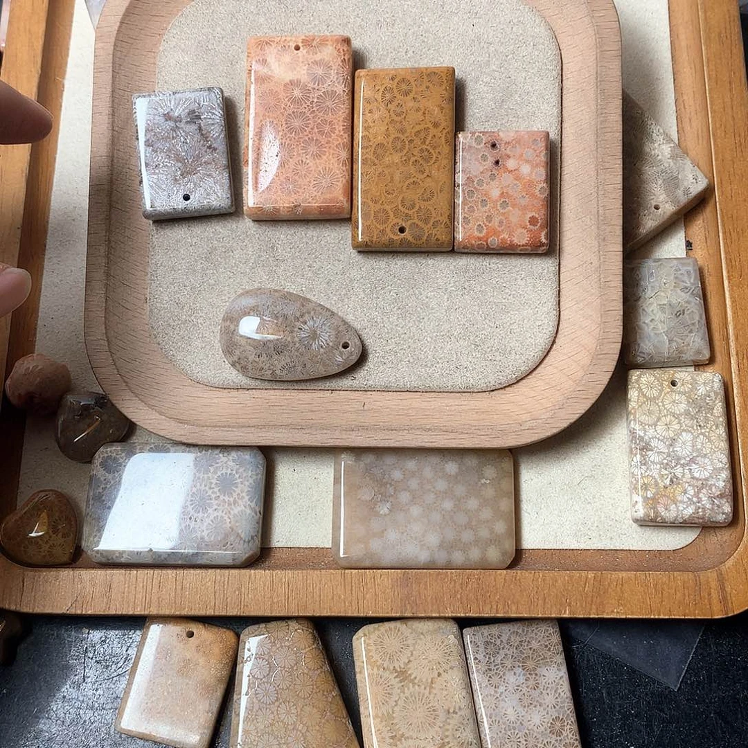 石英质玉颈饰未镶嵌知*