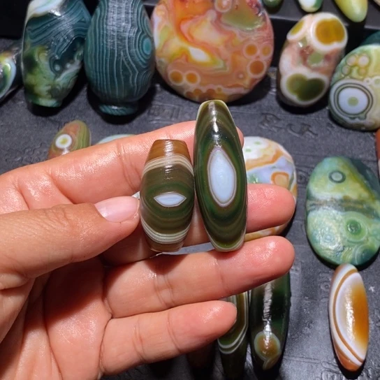 石英质玉未镶嵌珠宝半成品曦