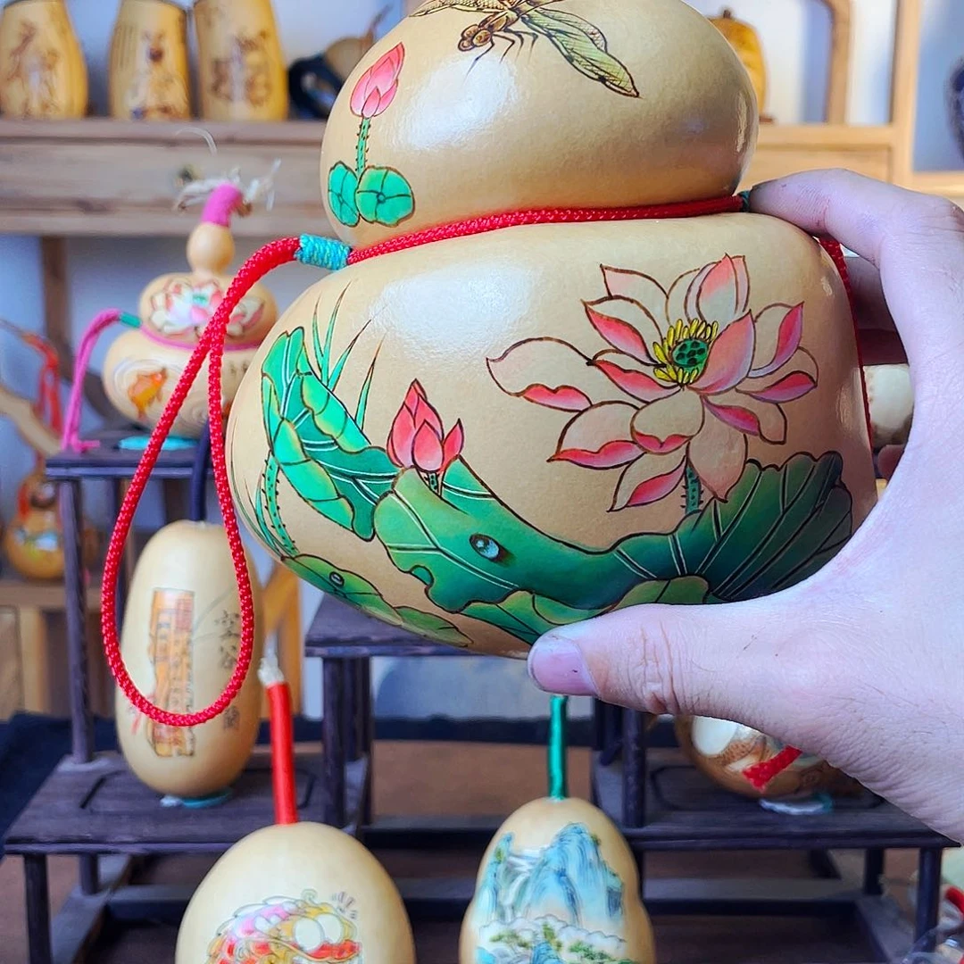 荷*8368368383685286358