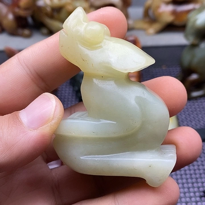 未镶嵌蛇纹石玉颈饰