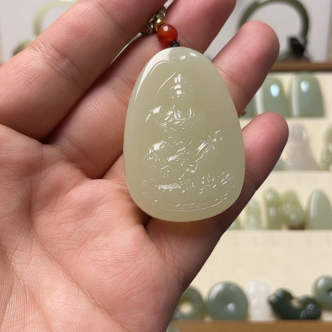 和田玉未镶嵌吊坠(赠链)