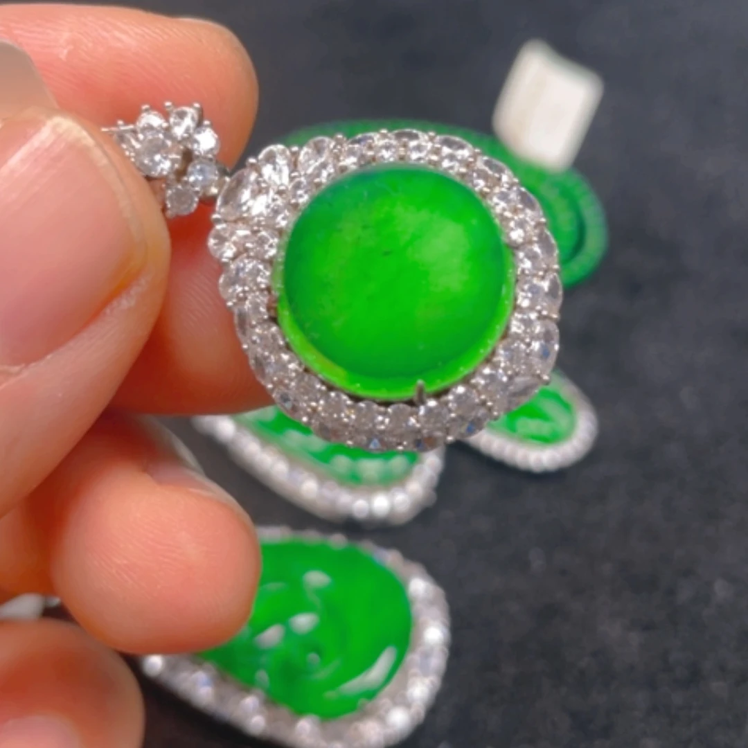 【闪购商品】颈饰银S925镶嵌翡翠吊坠