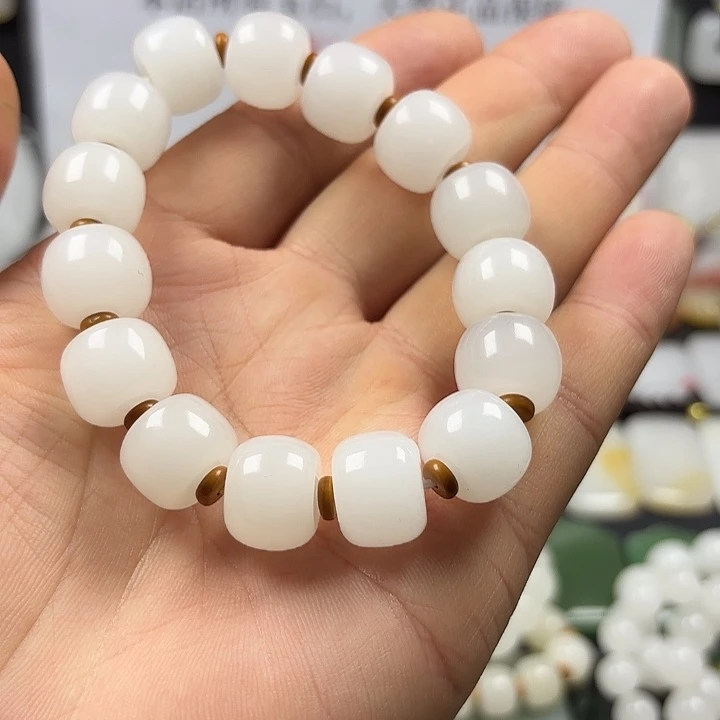 陈***刀颈饰未镶嵌石英质玉