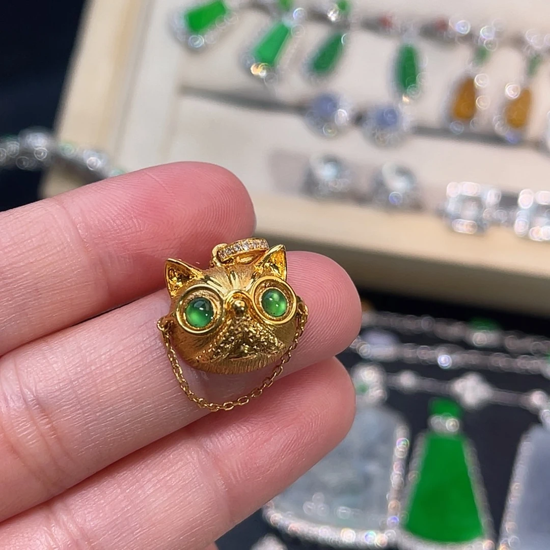 翡翠18K金镶嵌颈饰猫咪