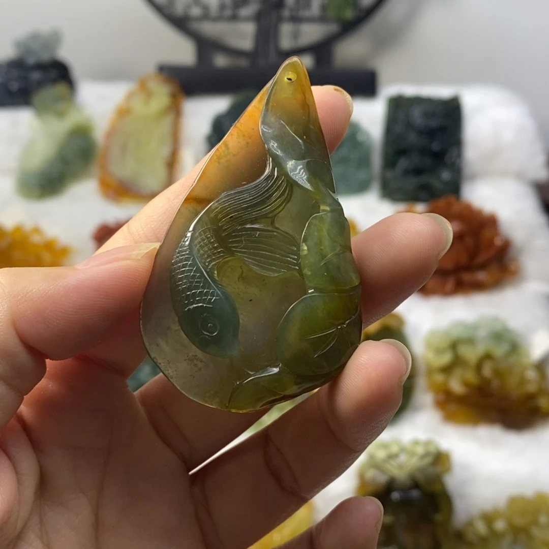 蛇纹石玉未镶嵌颈饰