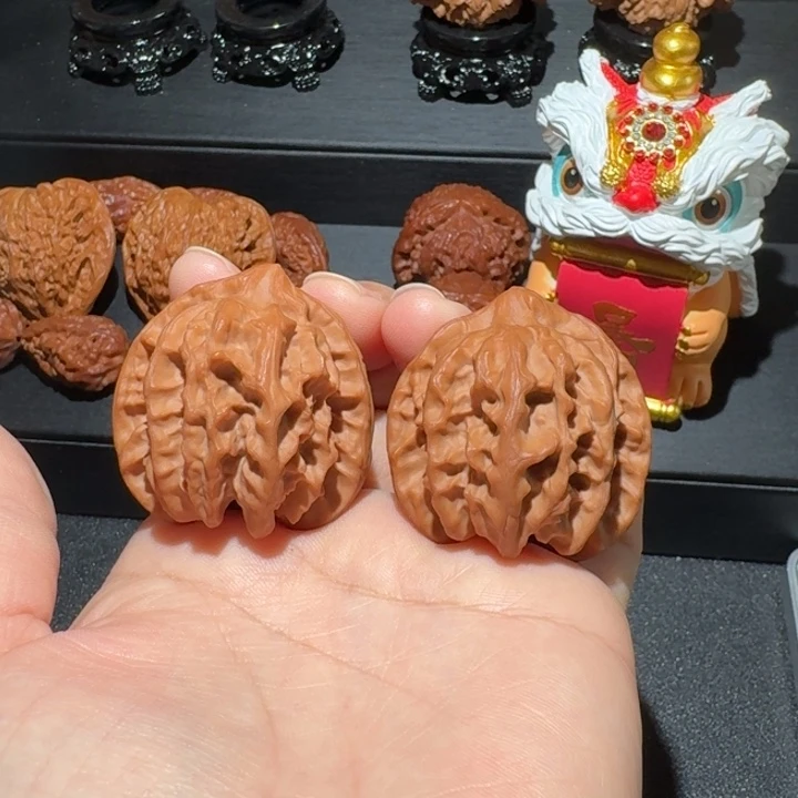 文玩核桃吊坠曹大龙