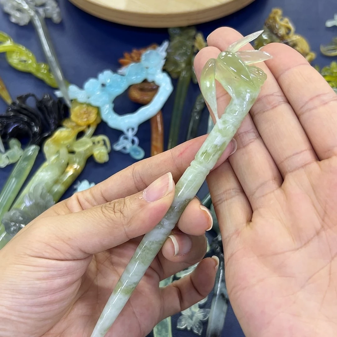 蛇纹石玉未镶嵌竹子