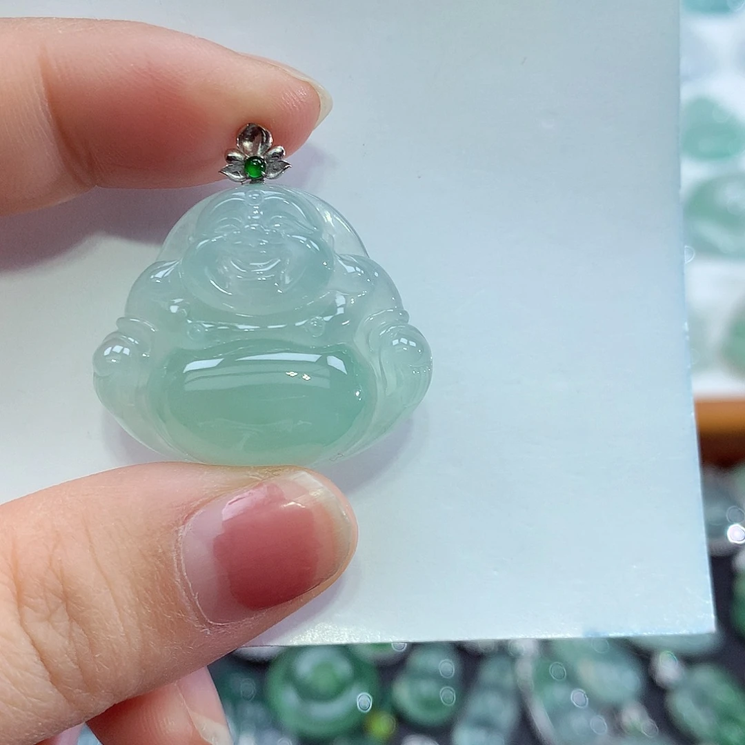 翡翠18K金镶嵌颈饰佛公