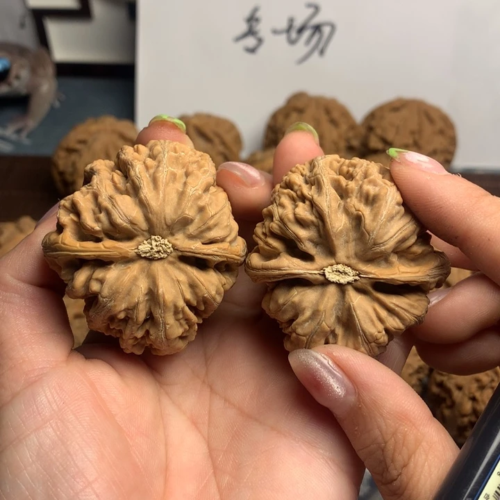 吊坠文玩核桃迈*粗筋