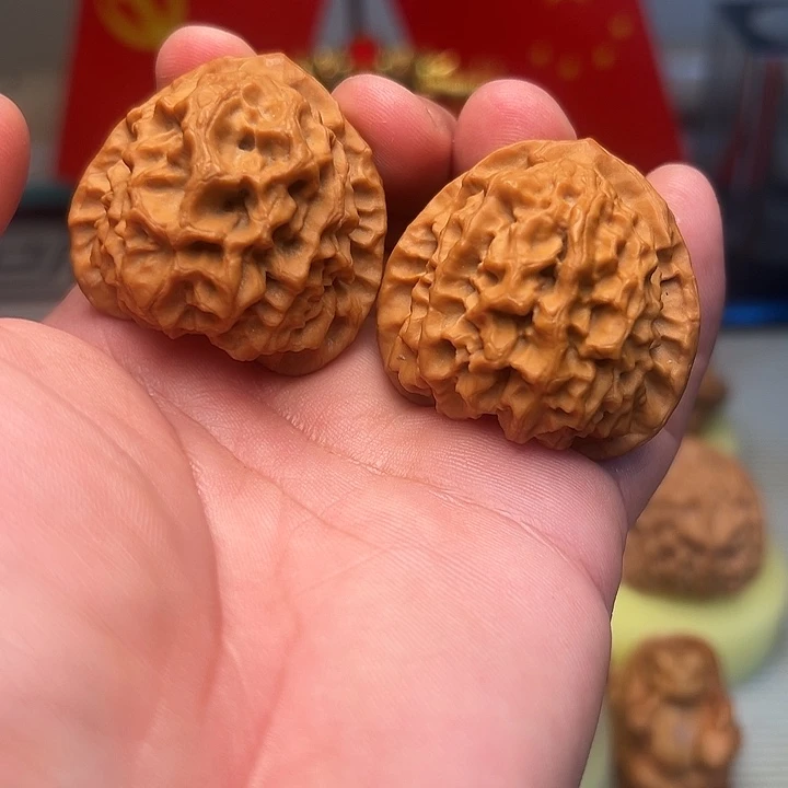 文玩核桃吊坠玄月
