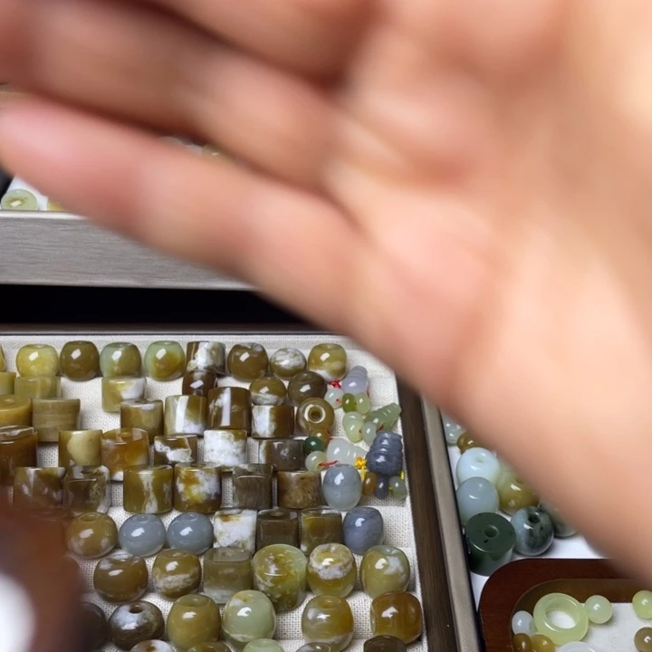 涛***…和田玉（糖玉）未镶嵌车挂