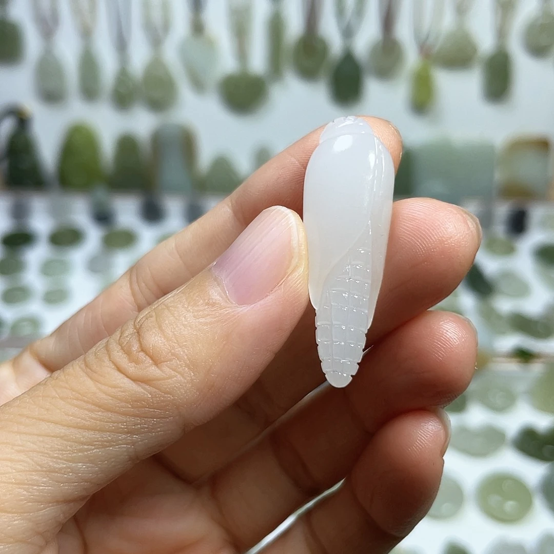 颈饰9K金镶嵌和田玉