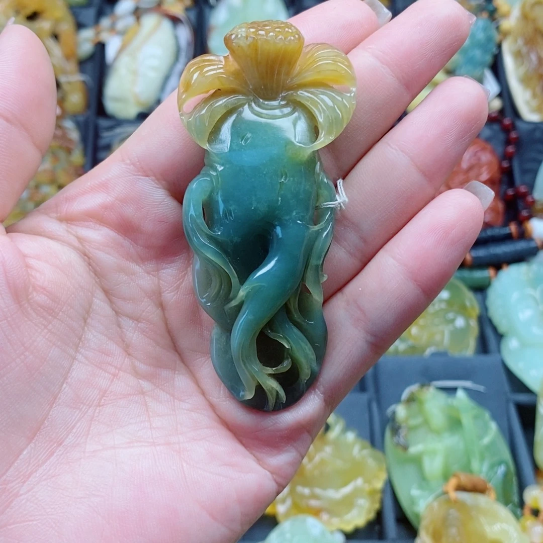 未镶嵌蛇纹石玉颈饰