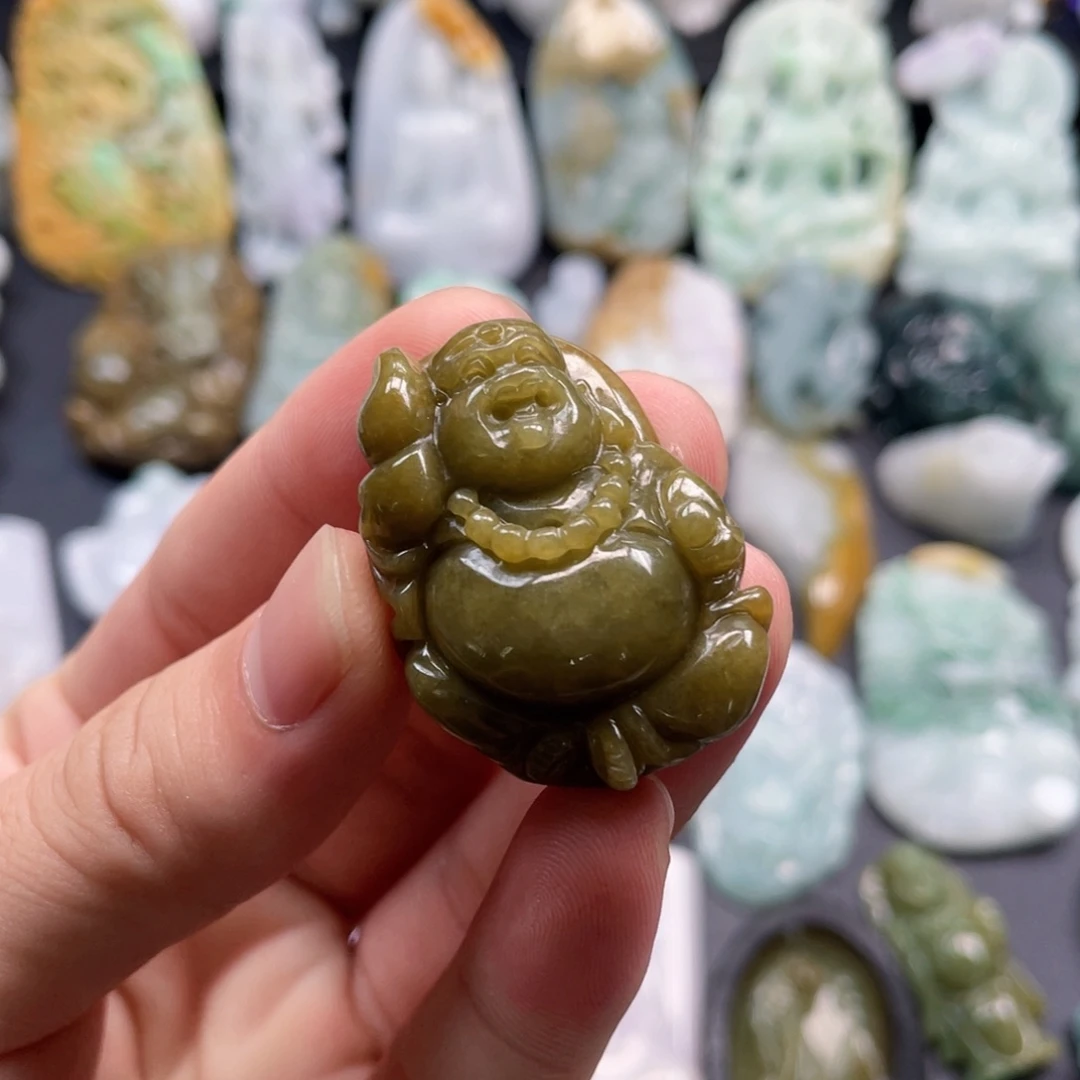 颈饰未镶嵌翡翠咪*陈翡翠