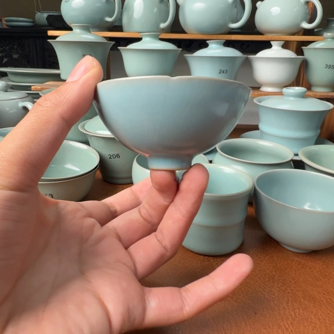陶摆件开播福利价微瑕仿古天青溃口鸡心杯