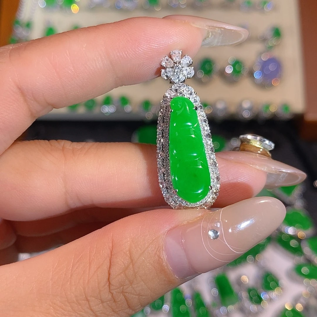 翡翠18K金镶嵌吊坠(不含链)福豆吊坠