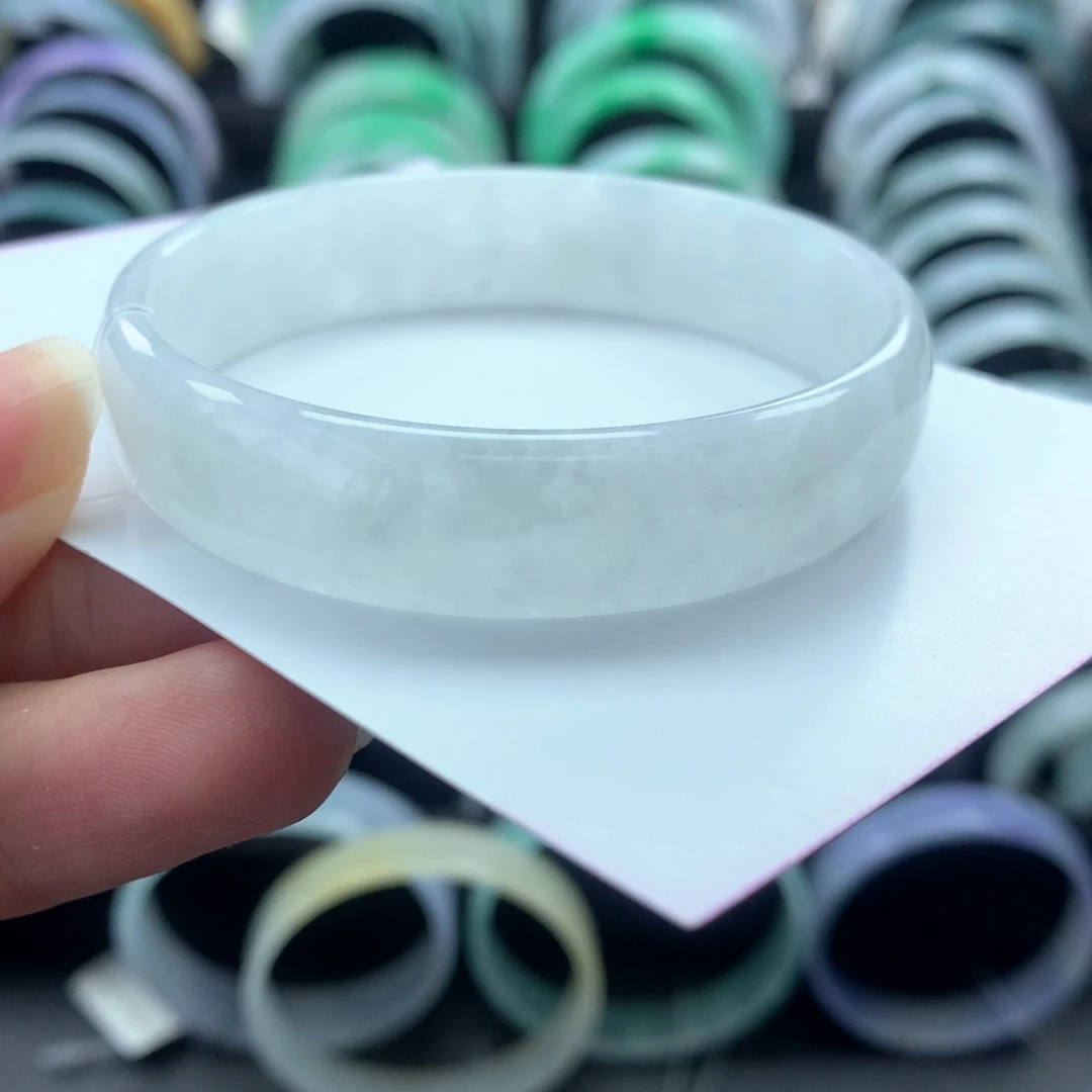 翡翠手镯未镶嵌公主