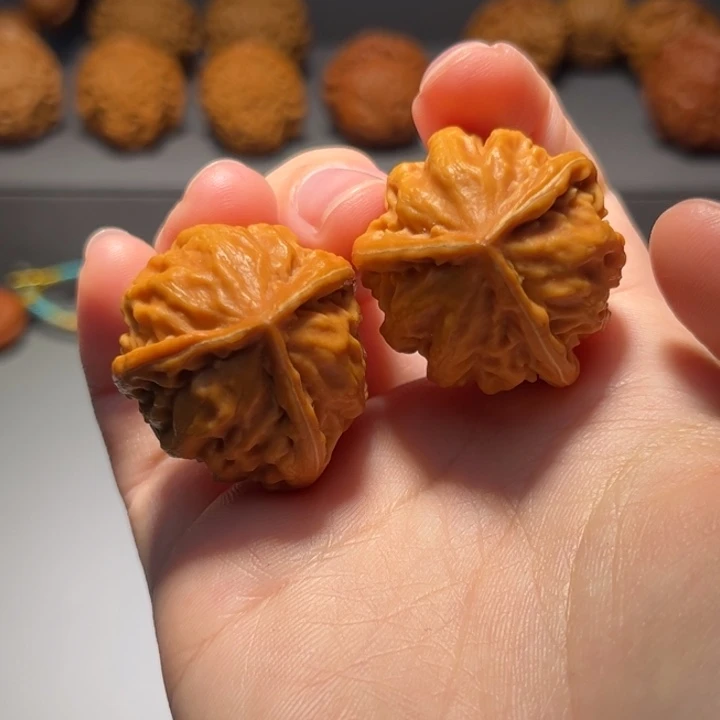 把件文玩核桃三棱605