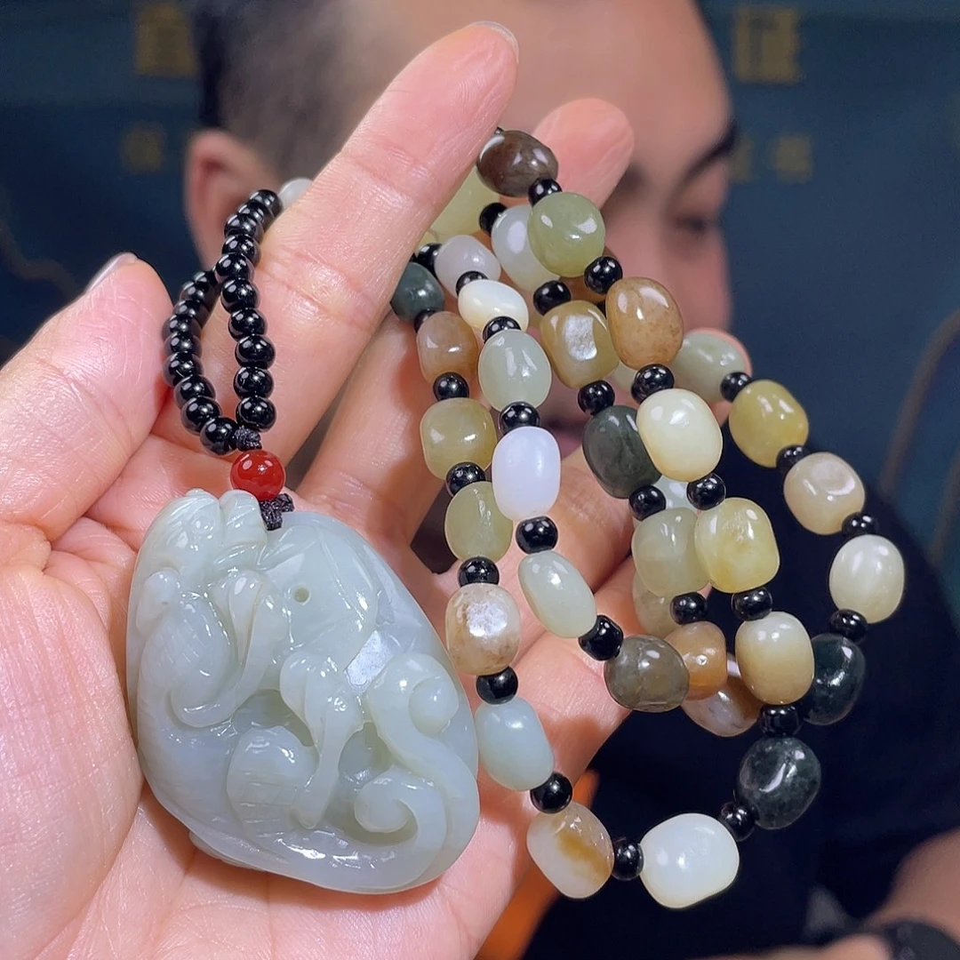 颈饰未镶嵌和田玉