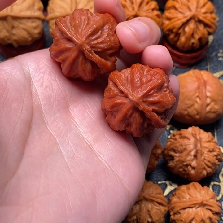 文玩核桃吊坠八棱