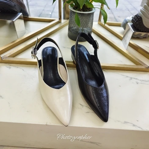 实体店女鞋68-31低跟凉鞋时尚尖头包头凉拖鞋