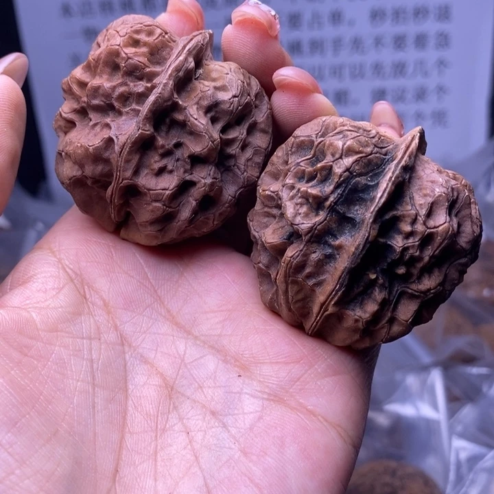 l***童核桃云南野生铁核桃103号43mm