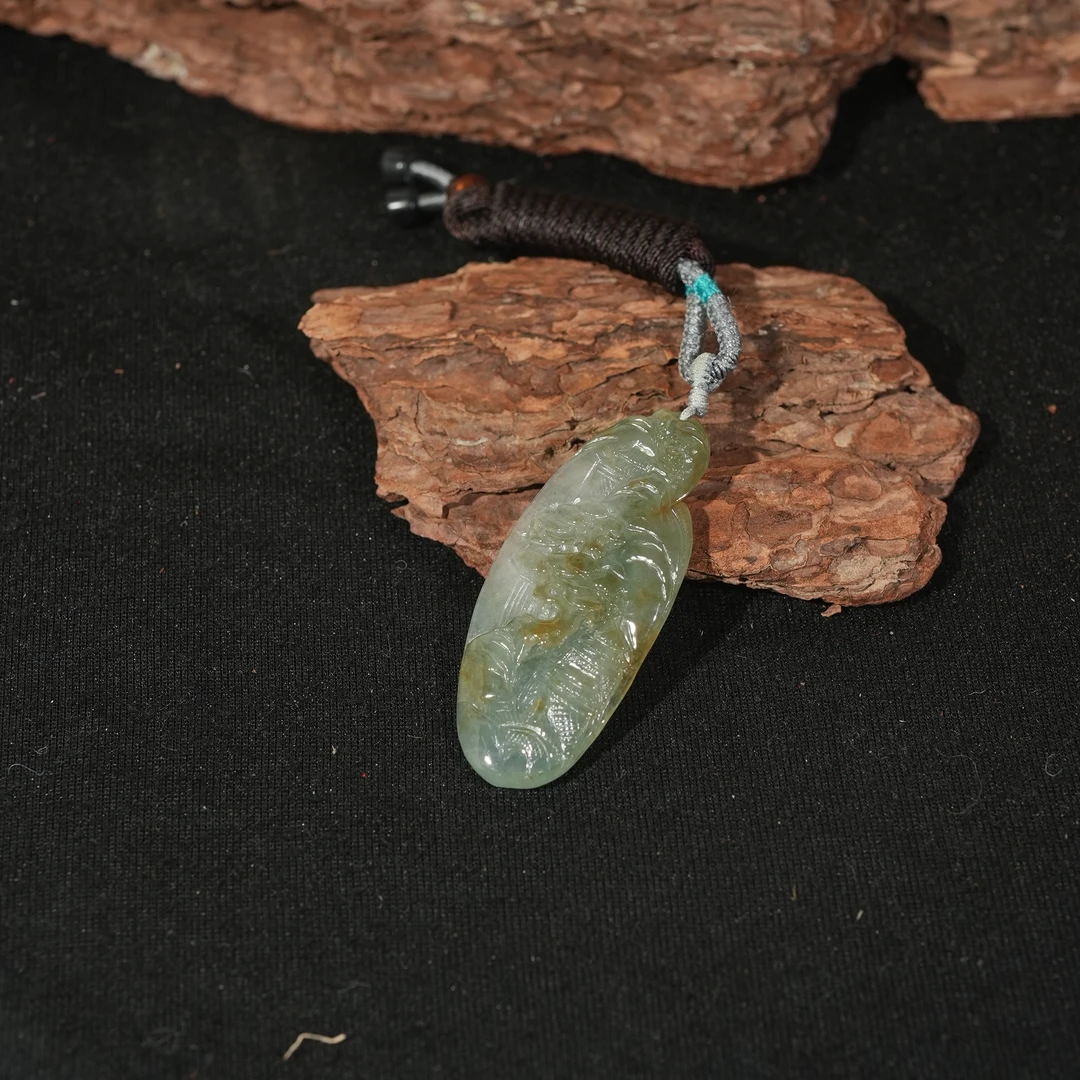 香港王老板-翡翠吊坠9y1087