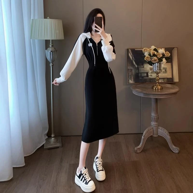 黑色长袖卫衣连衣裙女春秋穿搭感气质收腰显瘦中长款过膝裙子