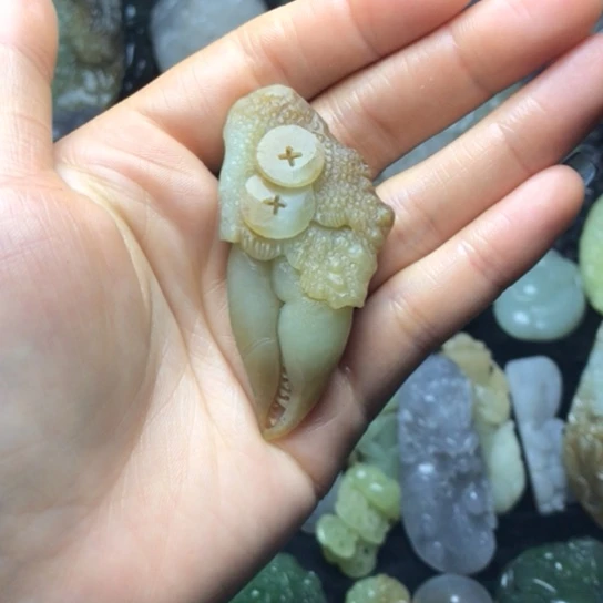 和田玉（糖玉）未镶嵌挂件