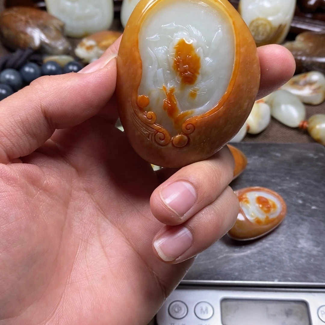 小***梓和田玉未镶嵌把件