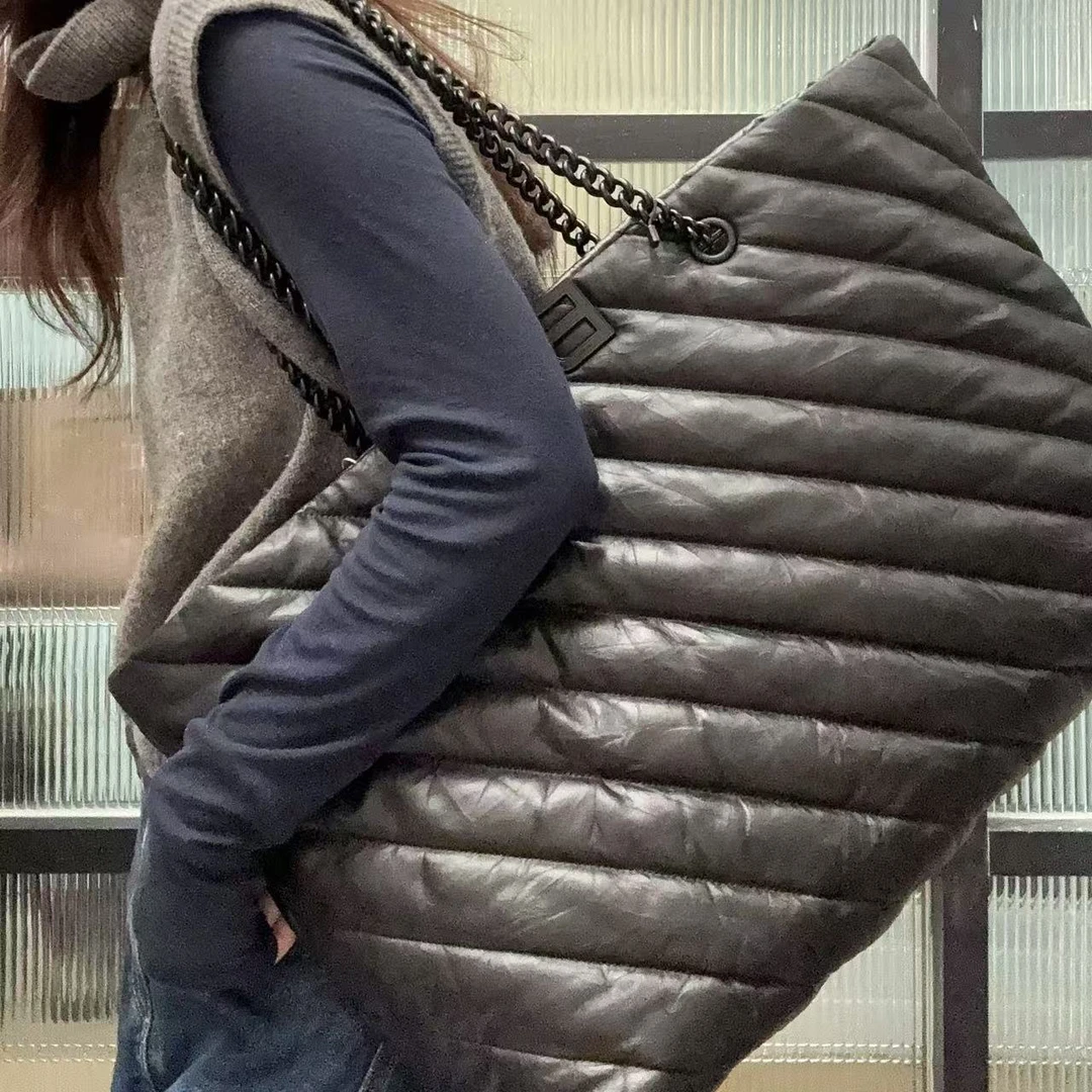 95新 Balenciaga/巴黎世家 【蕾】 98 0284 黑色链条大号托特包