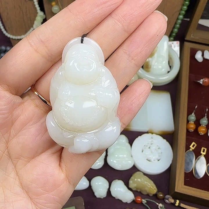 颈饰未镶嵌和田玉
