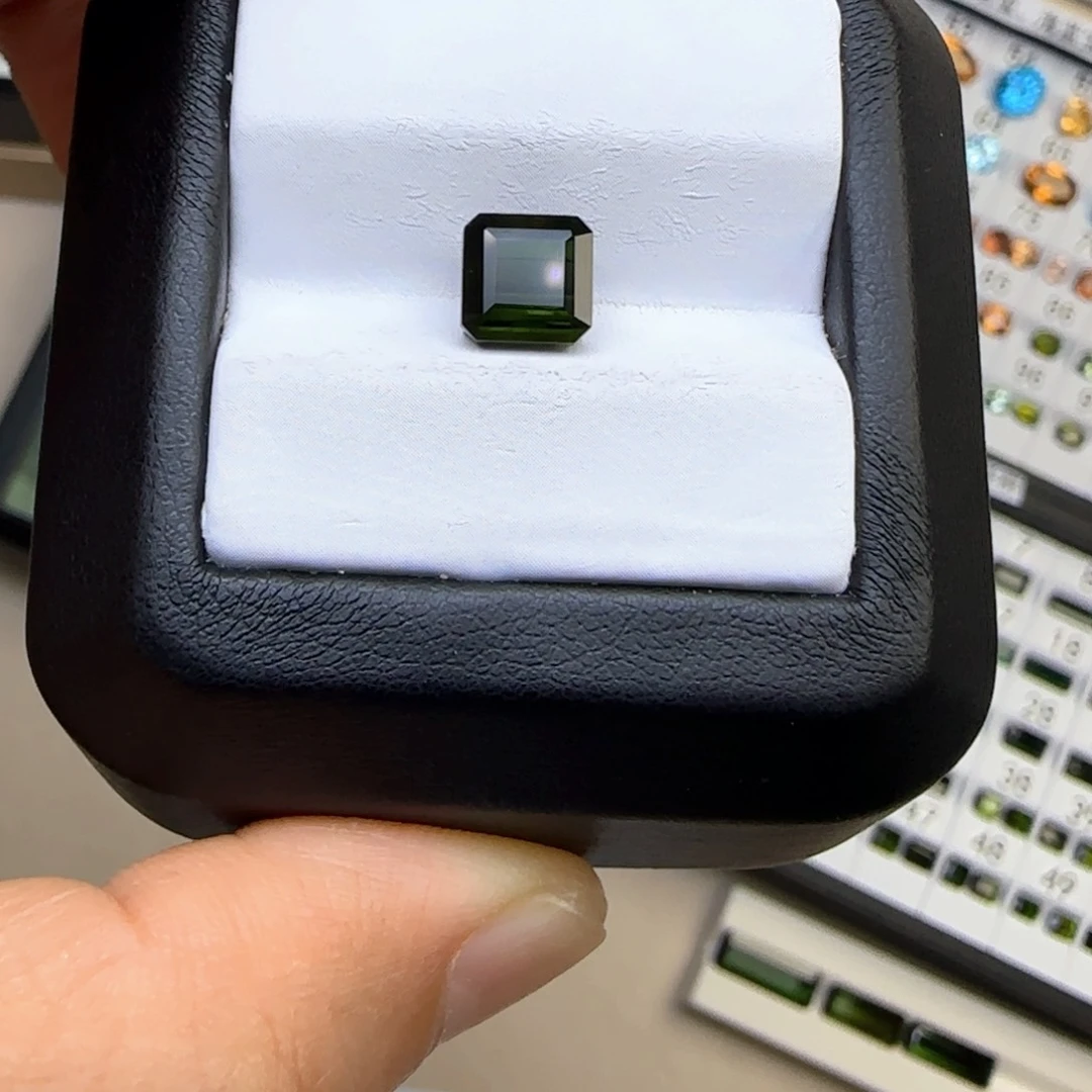 碧玺珠宝半成品未镶嵌天然 2.77克拉