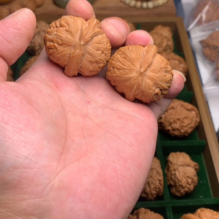 把件核桃40全品元宝