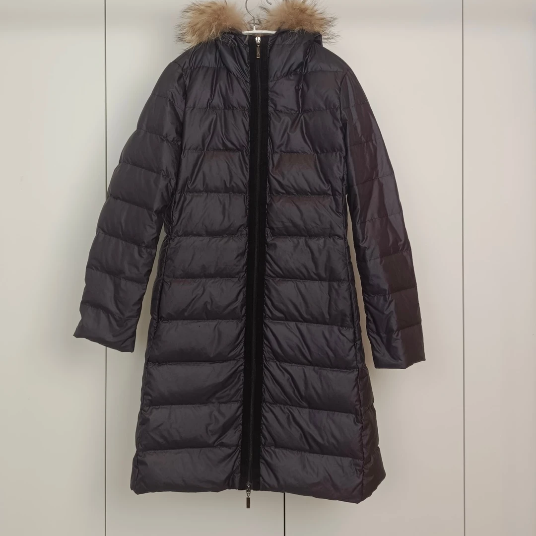95新 MONCLER moncler 烟灰色羽绒服 /1码/95新/NBY8570