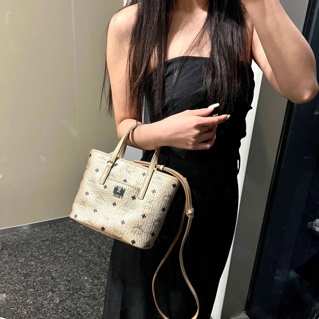 99新 MCM 香槟金菜篮子斜挎包/1898